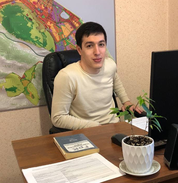 Занкаринов Тимур Тельманович.