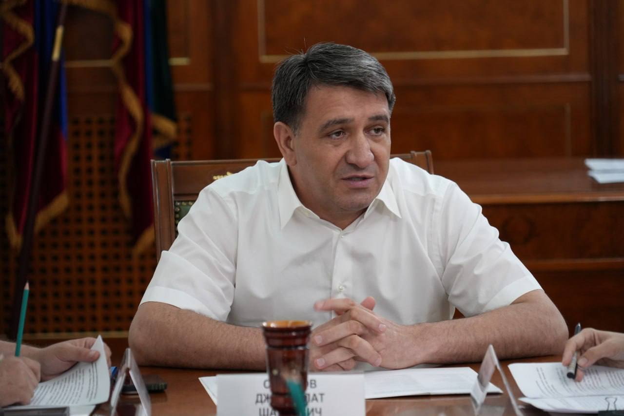 В Махачкале обсудили развитие социальных сфер: образование, туризм, спорт, молодежная политика.