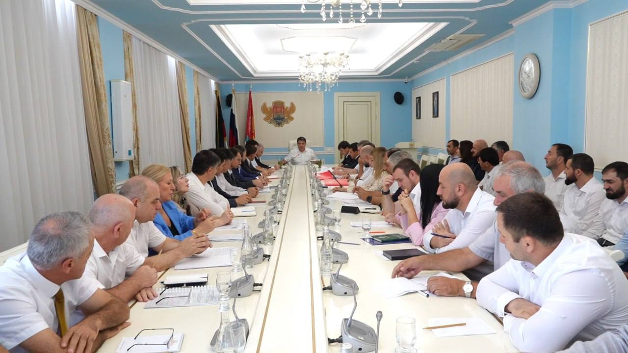 Очередная еженедельная планерка в администрации Махачкалы: обращения граждан, налоги и выборы.