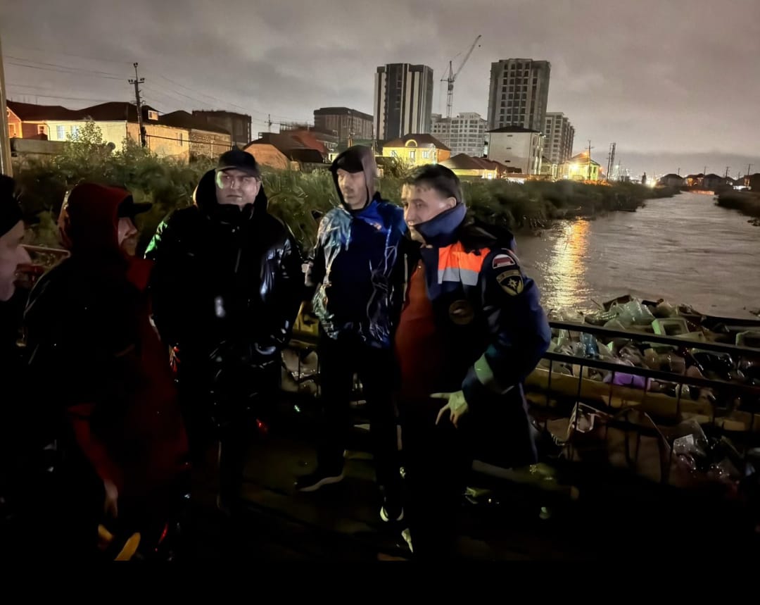 По распоряжению Джамбулата Салавова все коммунальные и спасательные службы перешли на непрерывный график работы.