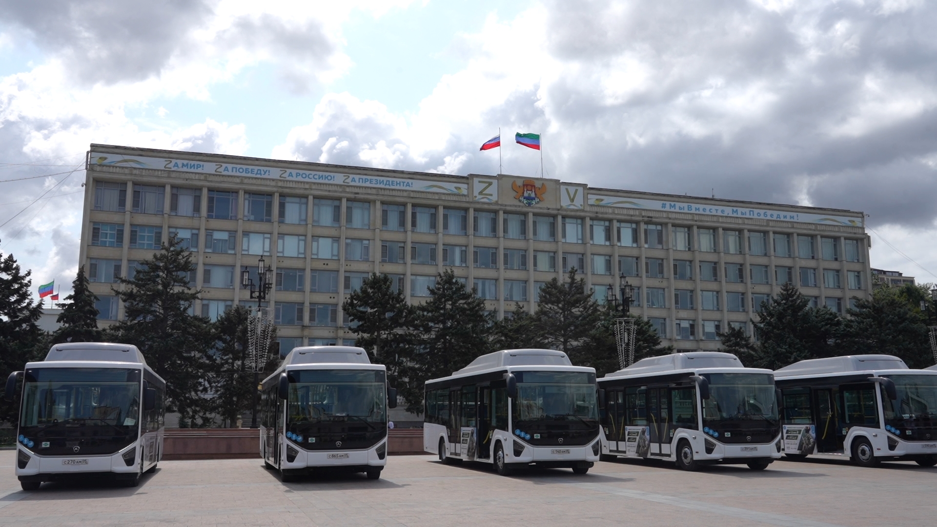 Десять новых автобусов будут курсировать по маршруту Махачкала – Каспийск.