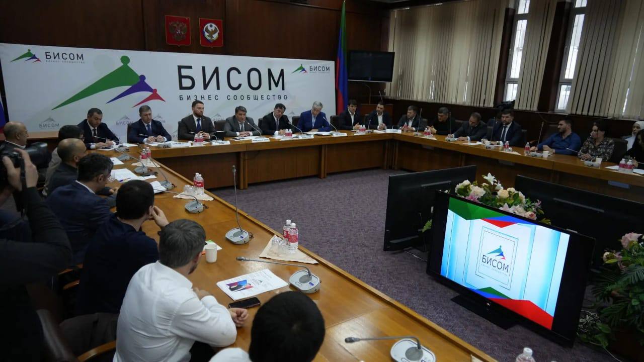 Мэр Махачкалы Джамбулат Салавов встретился с резидентами бизнес-сообщества «БИСОМ».