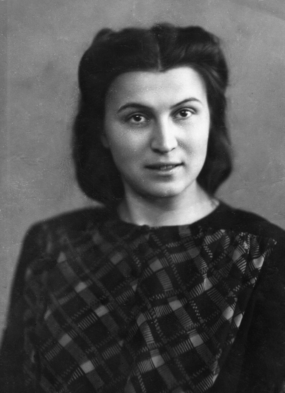 Временно исполняющий полномочия главы Махачкалы Джамбулат Салавов выразил соболезнования родным и близким Рэи Сергеевны Шихсаидовой:.