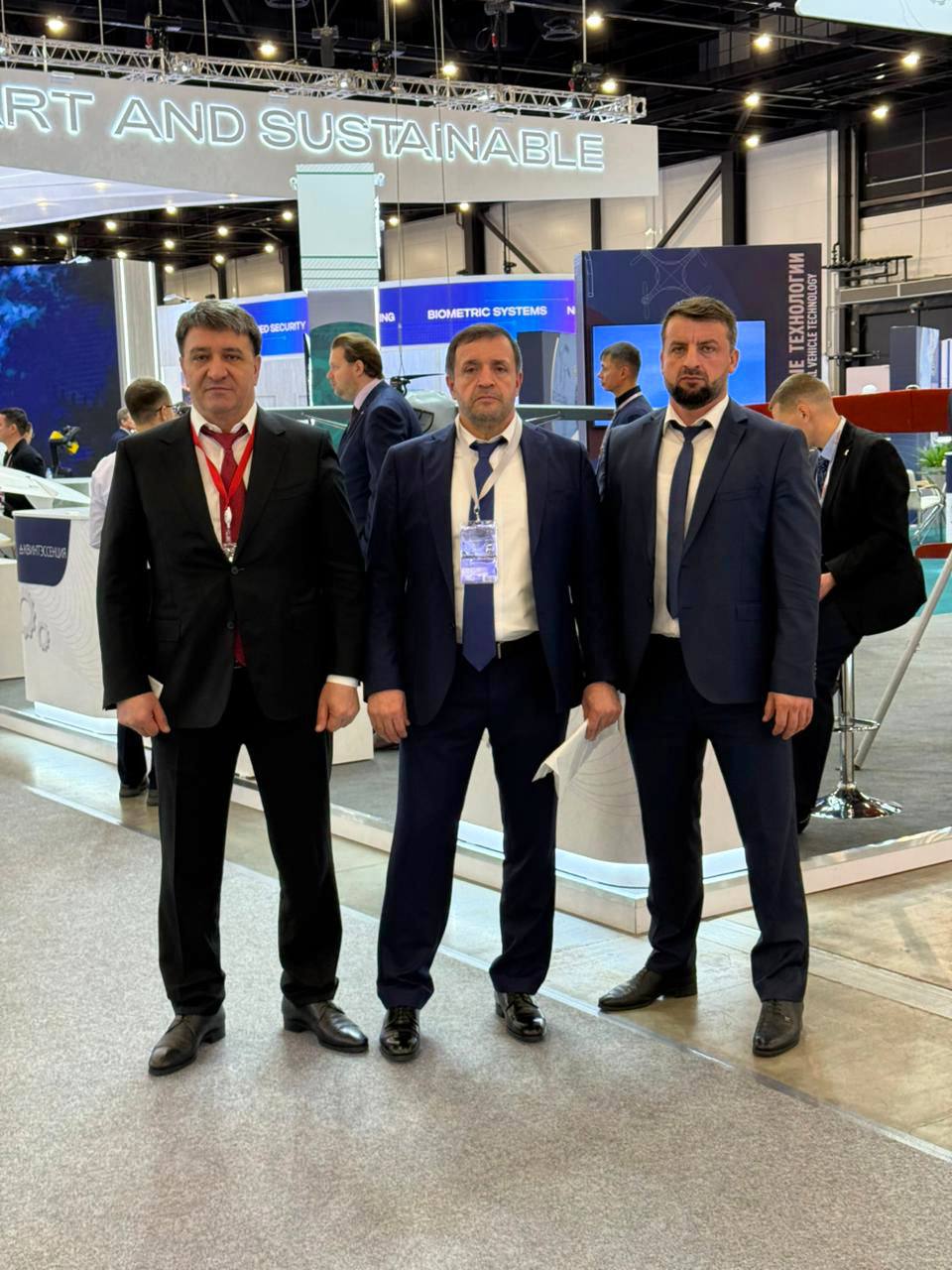 Глава города Махачкалы Джамбулат Салавов принимает участие в работе Международного муниципального форума БРИКС 2025 в Санкт- Петербурге.