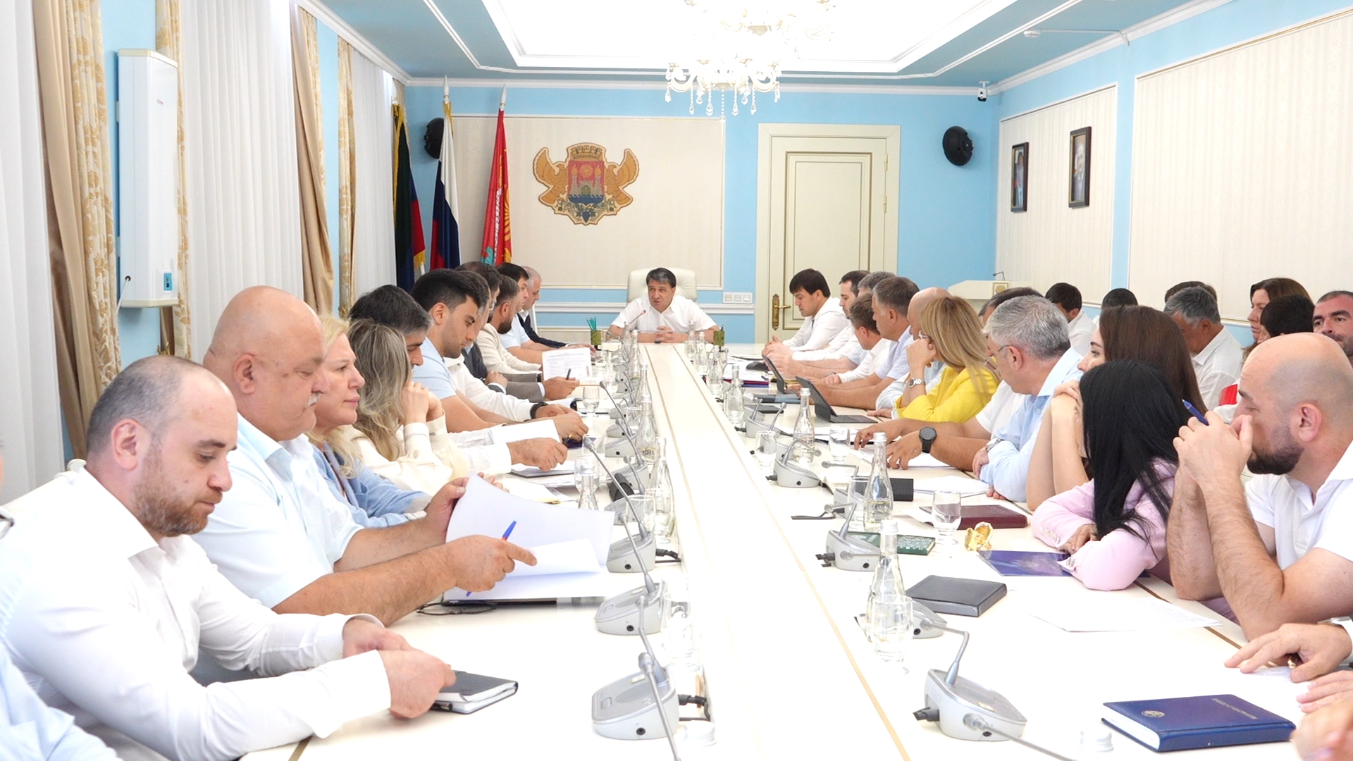 На совещании под руководством Джамбулата Салавова обсудили ключевые вопросы.