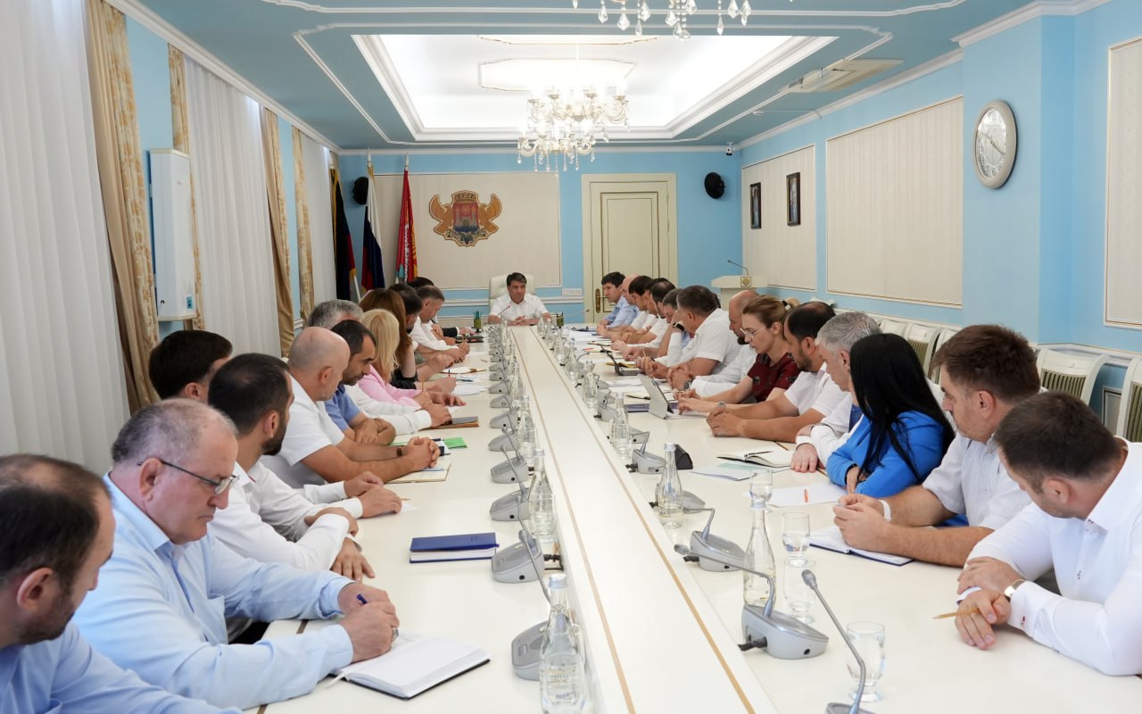 Подготовку к единому дню голосования обсудили в администрации города Махачкалы.