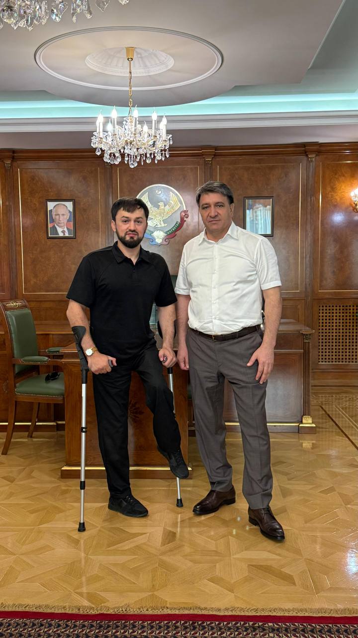 Встреча Джамбулата Салавова с паралимпийцем Каримом Шехсаидовым.