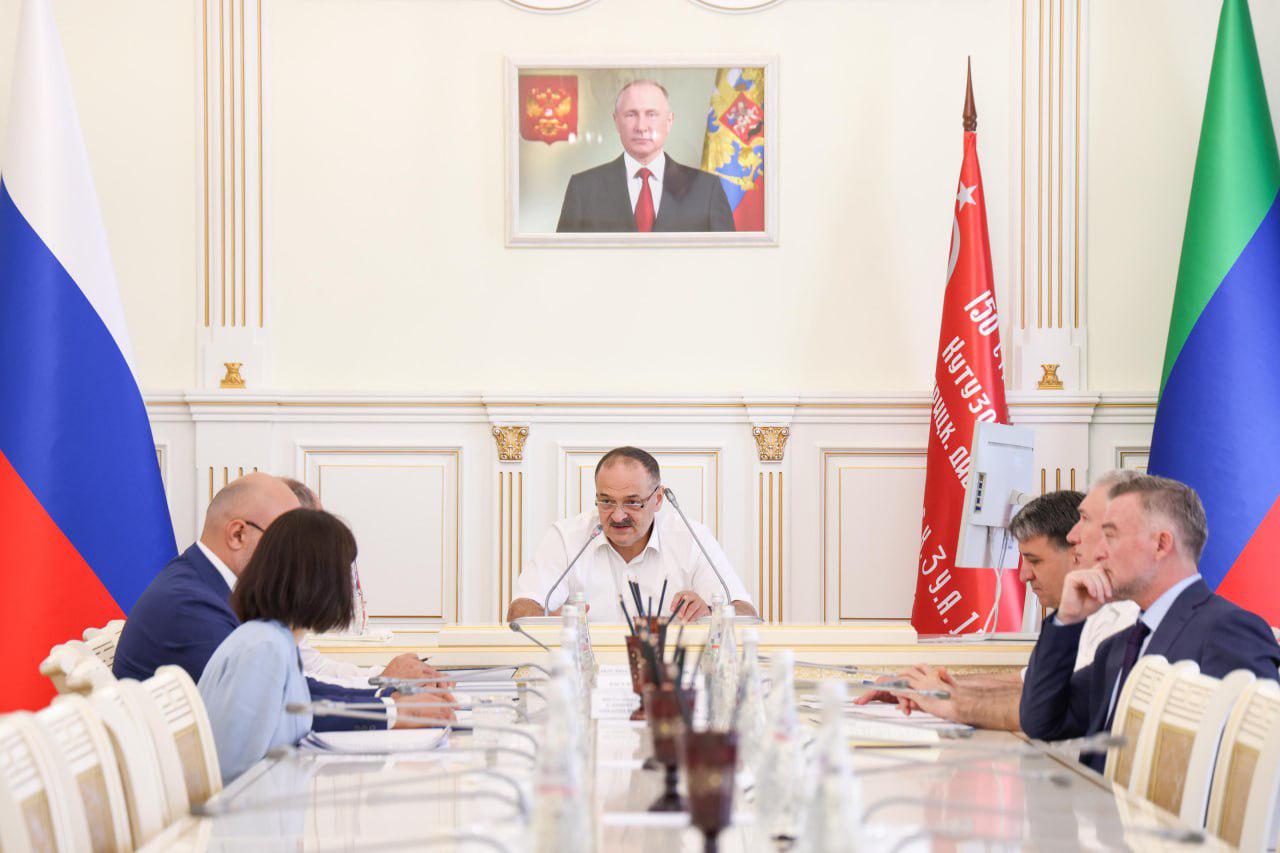 Заседание межведомственной рабочей группы под председательством Главы Дагестана Сергея Меликова.