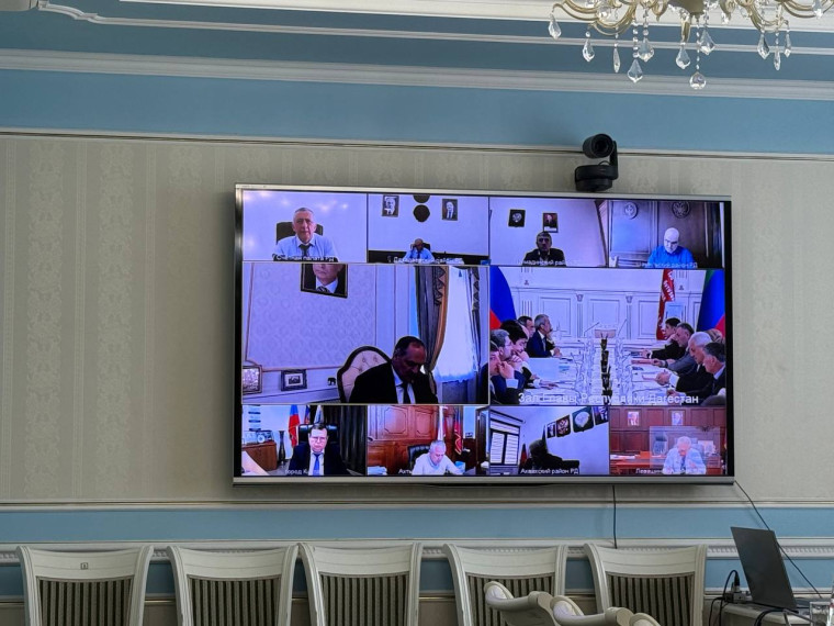 Глава РД Сергей Меликов провел совещание по актуальным вопросам. Глава РД Сергей Меликов провел совещание по актуальным вопросам.