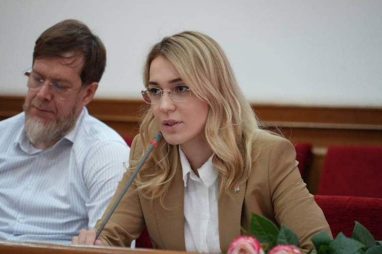 Рабочая встреча в Махачкале: подведение итогов и обсуждение актуальных вопросов в сфере образования. Рабочая встреча в Махачкале: подведение итогов и обсуждение актуальных вопросов в сфере образования.