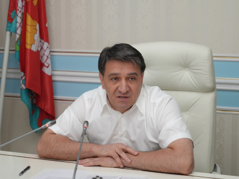 Джамбулат Салавов встретился с семьями погибших участников специальной военной операции и передал им государственные награды.